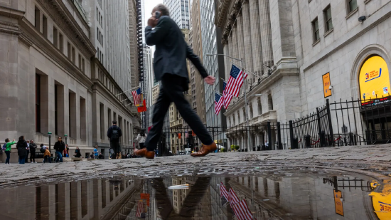 个人场外配资 桥水对冲基金警告：特朗普政策可能引发经济衰退